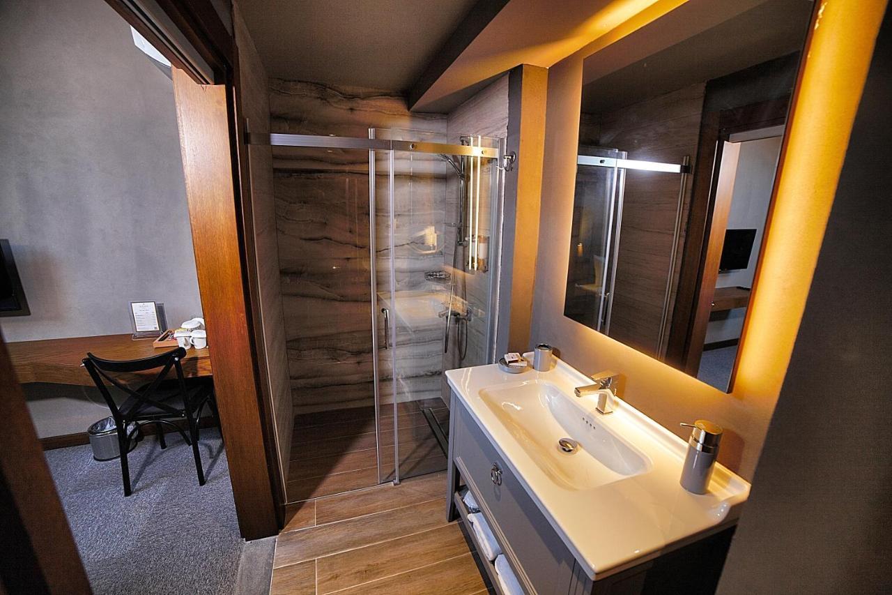 Triada Hotel Bueyuekada อดาลาร์ ภายนอก รูปภาพ