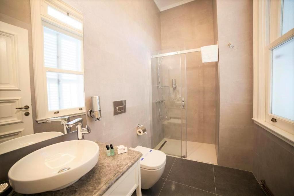 Triada Hotel Bueyuekada อดาลาร์ ภายนอก รูปภาพ