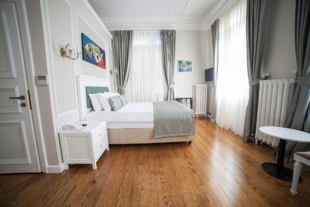 Triada Hotel Bueyuekada อดาลาร์ ภายนอก รูปภาพ