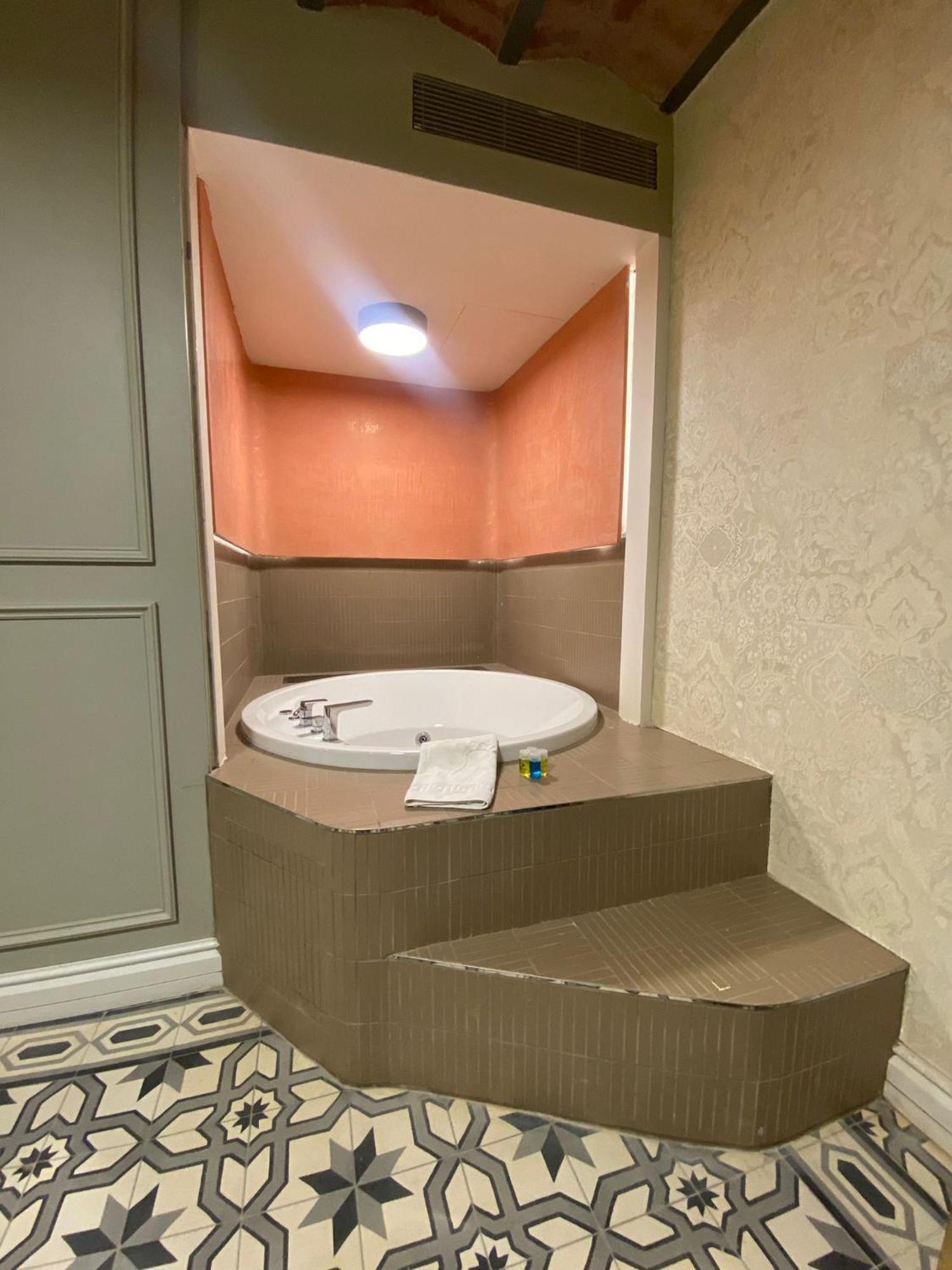 Triada Hotel Bueyuekada อดาลาร์ ภายนอก รูปภาพ